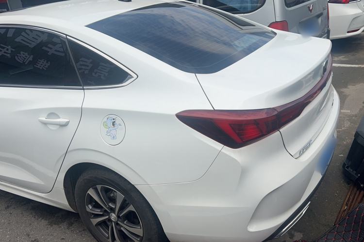 Used CHANGAN Eado 2023 Changan Edition PLUS Blue Whale NE 1.4T GDI DCT Prestige Version Exterior 6