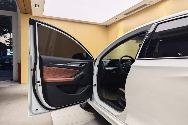 Used CHANGAN Eado 2023 Changan Edition PLUS Blue Whale NE 1.4T GDI DCT Prestige Version Exterior 6