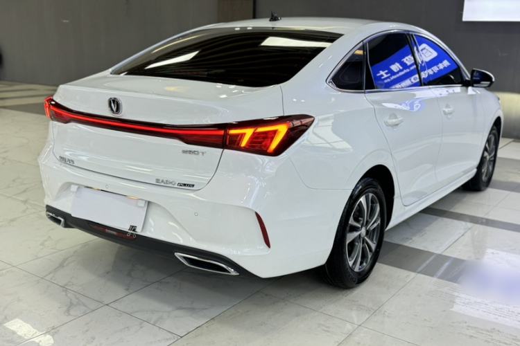 Used CHANGAN Eado 2023 Changan Edition PLUS Blue Whale NE 1.4T GDI DCT Prestige Version Exterior 6