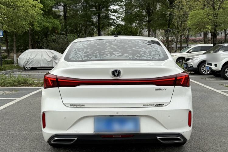 Used CHANGAN Eado 2023 Changan Edition PLUS Blue Whale NE 1.4T GDI DCT Prestige Version Exterior 6