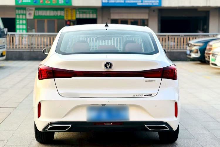 Used CHANGAN Eado 2023 Changan Edition PLUS Blue Whale NE 1.4T GDI DCT Prestige Version Exterior 6