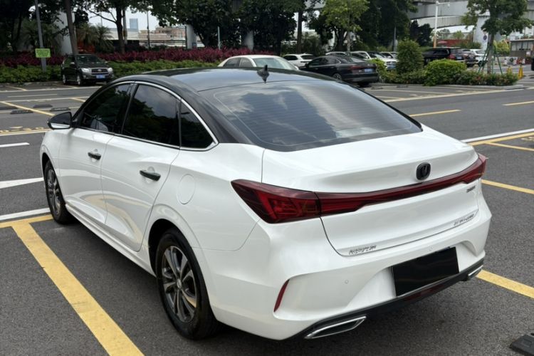 Used CHANGAN Eado 2023 Changan Edition PLUS Blue Whale NE 1.4T GDI DCT Prestige Version Exterior 6