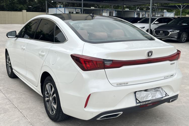 Used CHANGAN Eado 2023 Changan Edition PLUS Blue Whale NE 1.4T GDI DCT Prestige Version Exterior 6