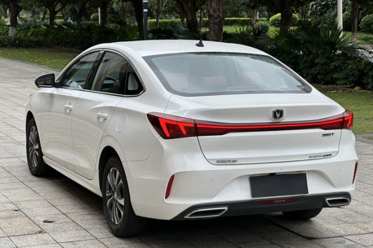 Used CHANGAN Eado 2023 Changan Edition PLUS Blue Whale NE 1.4T GDI DCT Prestige Version Exterior 7