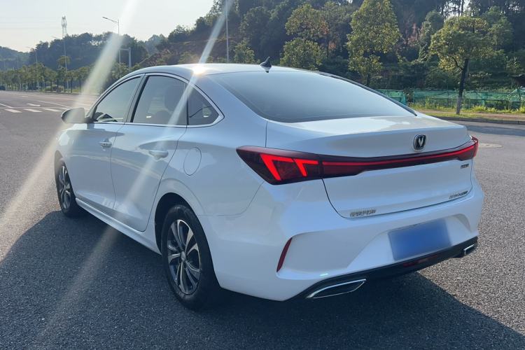 Used CHANGAN Eado 2023 Changan Edition PLUS Blue Whale NE 1.4T GDI DCT Prestige Version Exterior 7