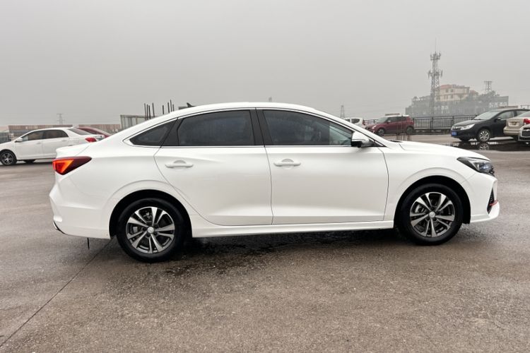 Used CHANGAN Eado 2023 Changan Edition PLUS Blue Whale NE 1.4T GDI DCT Prestige Version Exterior 8