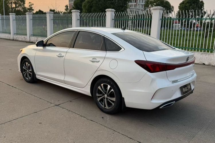 Used CHANGAN Eado 2023 Changan Edition PLUS Blue Whale NE 1.4T GDI DCT Prestige Version Exterior 9