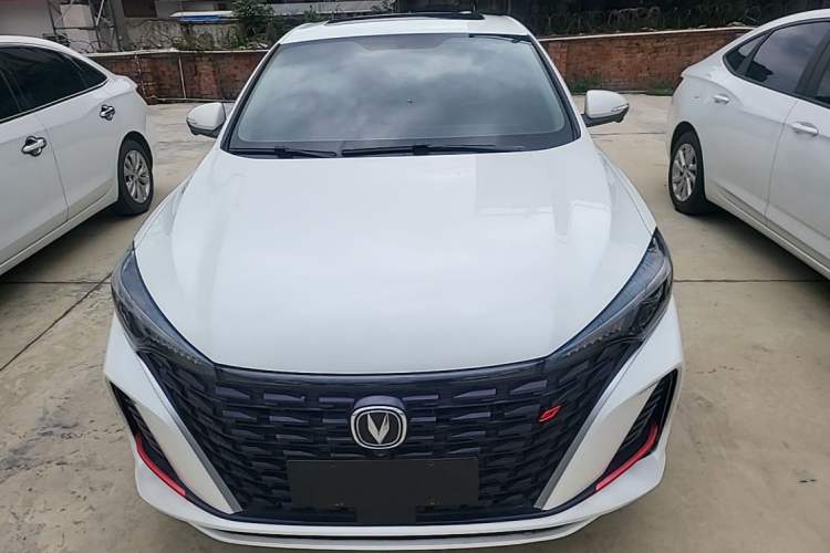 Used CHANGAN Eado 2023 Changan Edition PLUS Blue Whale NE 1.4T GDI DCT Prestige Version Front