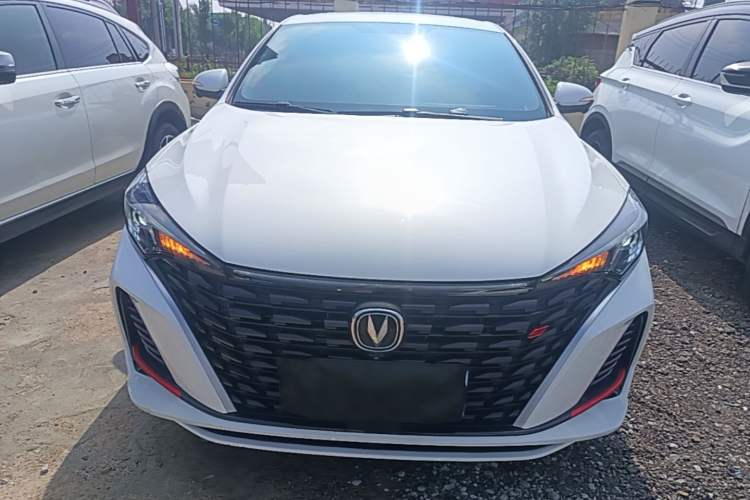 Used CHANGAN Eado 2023 Changan Edition PLUS Blue Whale NE 1.4T GDI DCT Prestige Version Front
