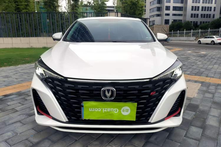 Used CHANGAN Eado 2023 Changan Edition PLUS Blue Whale NE 1.4T GDI DCT Prestige Version Front