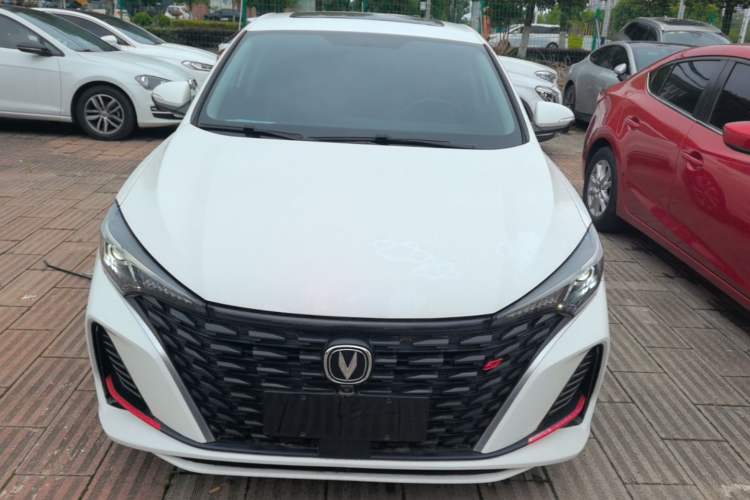 Used CHANGAN Eado 2023 Changan Edition PLUS Blue Whale NE 1.4T GDI DCT Prestige Version Front