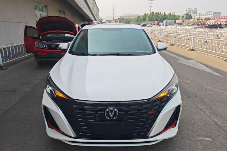 Used CHANGAN Eado 2023 Changan Edition PLUS Blue Whale NE 1.4T GDI DCT Prestige Version Front
