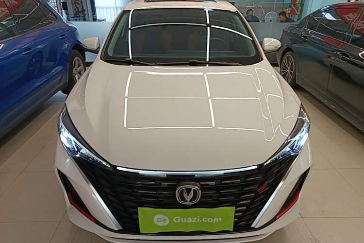 Used CHANGAN Eado 2023 Changan Edition PLUS Blue Whale NE 1.4T GDI DCT Prestige Version Front