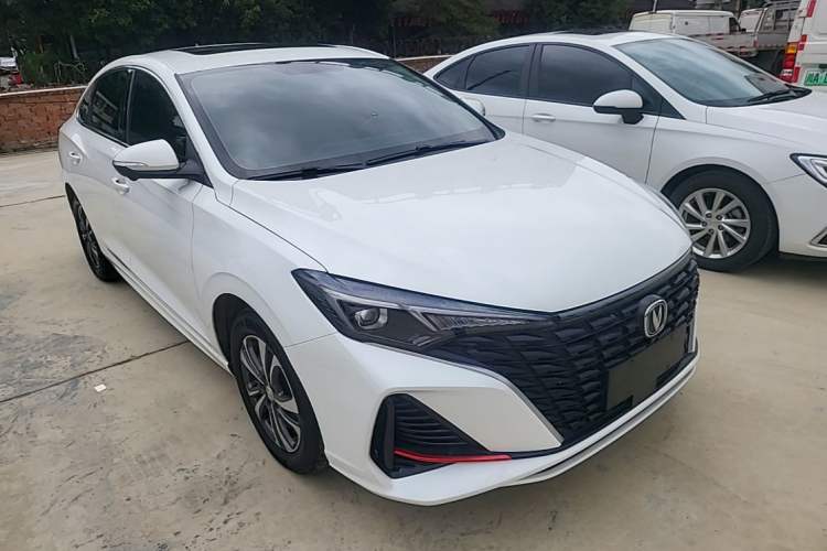 Used CHANGAN Eado 2023 Changan Edition PLUS Blue Whale NE 1.4T GDI DCT Prestige Version Front Right 45 Deg