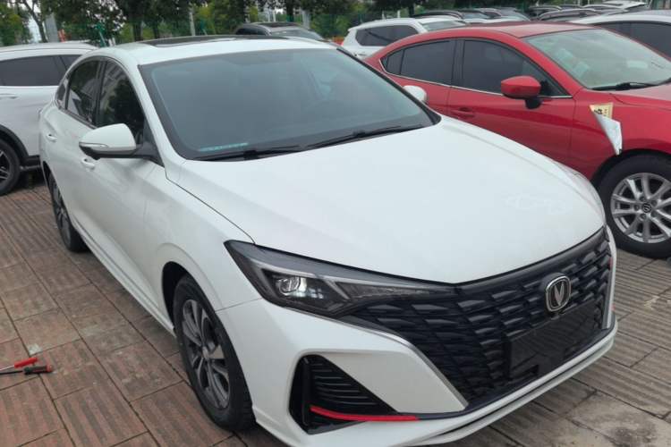 Used CHANGAN Eado 2023 Changan Edition PLUS Blue Whale NE 1.4T GDI DCT Prestige Version Front Right 45 Deg