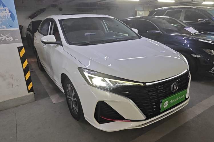 Used CHANGAN Eado 2023 Changan Edition PLUS Blue Whale NE 1.4T GDI DCT Prestige Version Front Right 45 Deg