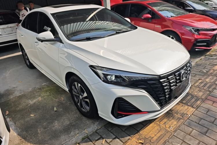 Used CHANGAN Eado 2023 Changan Edition PLUS Blue Whale NE 1.4T GDI DCT Prestige Version Front Right 45 Deg