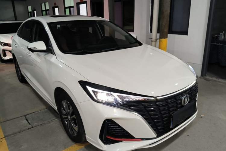 Used CHANGAN Eado 2023 Changan Edition PLUS Blue Whale NE 1.4T GDI DCT Prestige Version Front Right 45 Deg