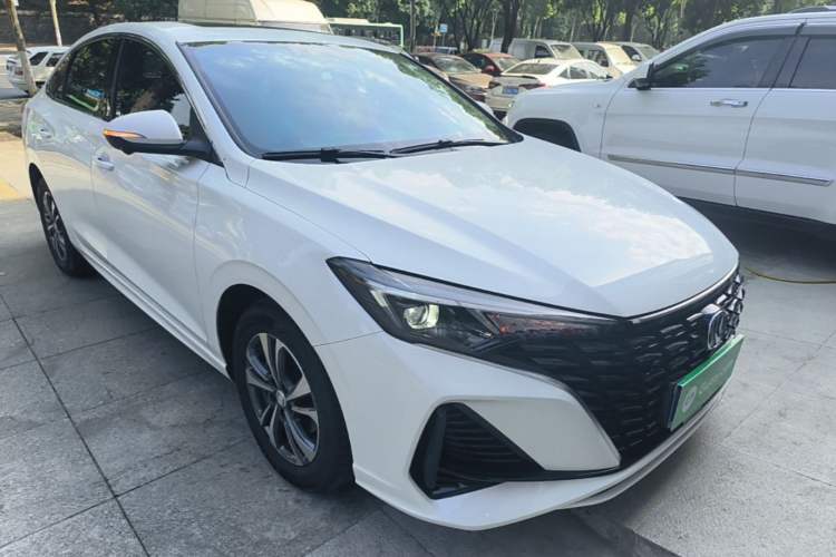 Used CHANGAN Eado 2023 Changan Edition PLUS Blue Whale NE 1.4T GDI DCT Prestige Version Front Right 45 Deg