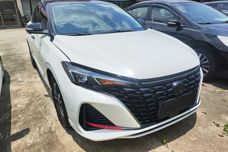 Used CHANGAN Eado 2023 Changan Edition PLUS Blue Whale NE 1.4T GDI DCT Prestige Version Front Right 45 Deg