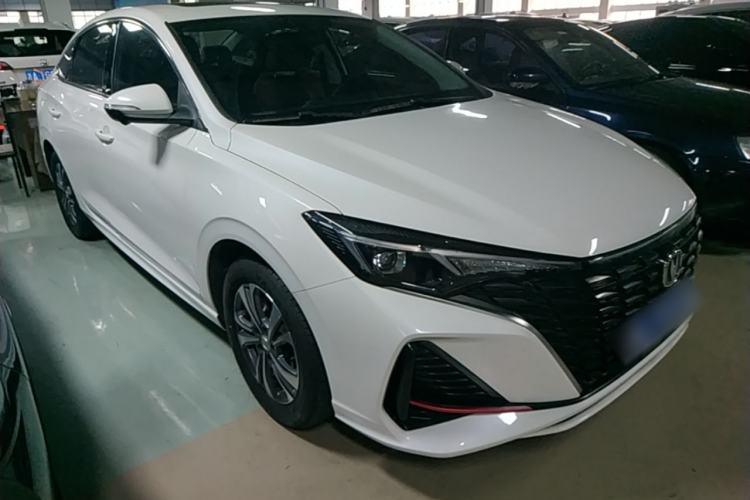 Used CHANGAN Eado 2023 Changan Edition PLUS Blue Whale NE 1.4T GDI DCT Prestige Version Front Right 45 Deg