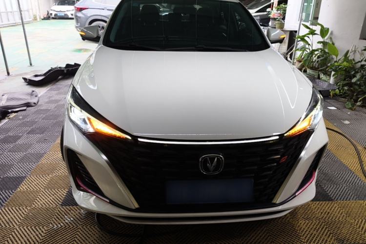 Used CHANGAN Eado 2023 Changan Edition PLUS Blue Whale NE 1.4T GDI DCT Prestige Version Front