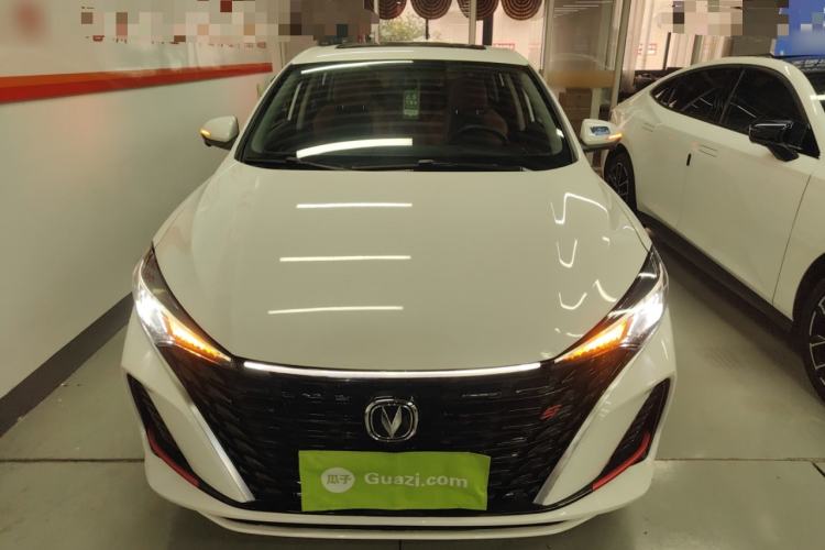 Used CHANGAN Eado 2023 Changan Edition PLUS Blue Whale NE 1.4T GDI DCT Prestige Version Front