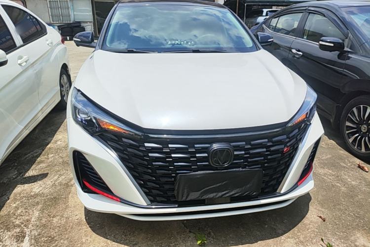 Used CHANGAN Eado 2023 Changan Edition PLUS Blue Whale NE 1.4T GDI DCT Prestige Version Front