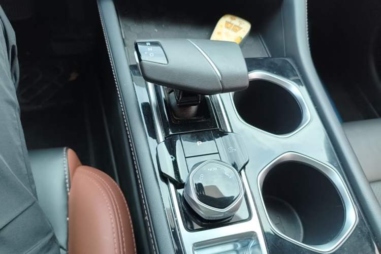 Used CHANGAN Eado 2023 Changan Edition PLUS Blue Whale NE 1.4T GDI DCT Prestige Version Gear Lever