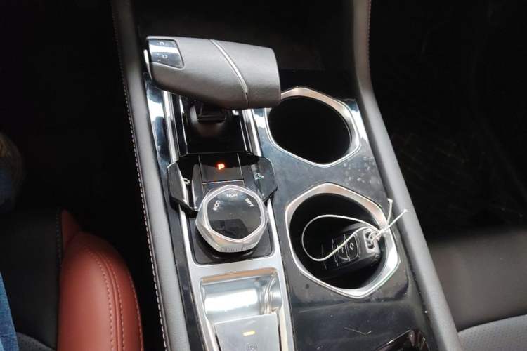 Used CHANGAN Eado 2023 Changan Edition PLUS Blue Whale NE 1.4T GDI DCT Prestige Version Gear Lever