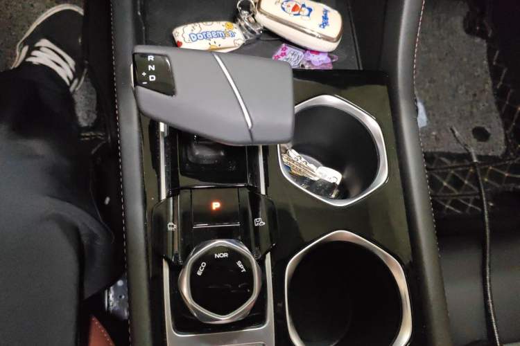 Used CHANGAN Eado 2023 Changan Edition PLUS Blue Whale NE 1.4T GDI DCT Prestige Version Gear Lever