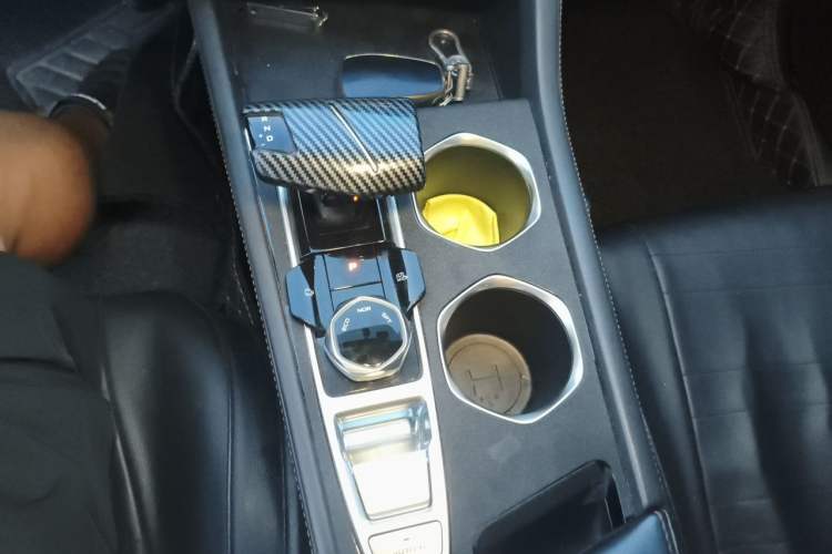 Used CHANGAN Eado 2023 Changan Edition PLUS Blue Whale NE 1.4T GDI DCT Prestige Version Gear Lever