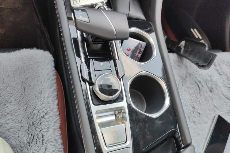 Used CHANGAN Eado 2023 Changan Edition PLUS Blue Whale NE 1.4T GDI DCT Prestige Version Gear Lever