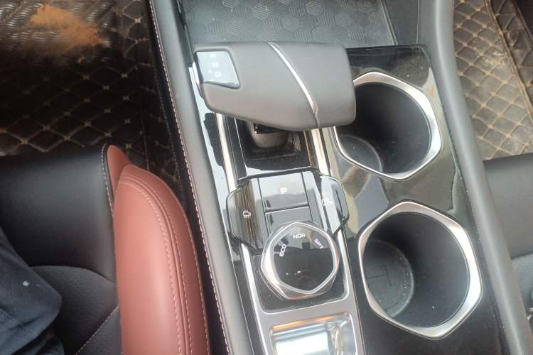 Used CHANGAN Eado 2023 Changan Edition PLUS Blue Whale NE 1.4T GDI DCT Prestige Version Gear Lever