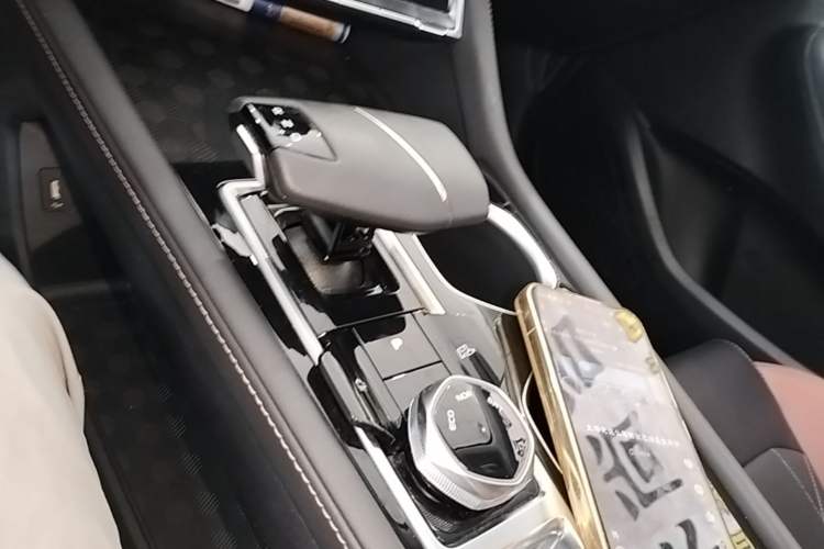 Used CHANGAN Eado 2023 Changan Edition PLUS Blue Whale NE 1.4T GDI DCT Prestige Version Gear Lever