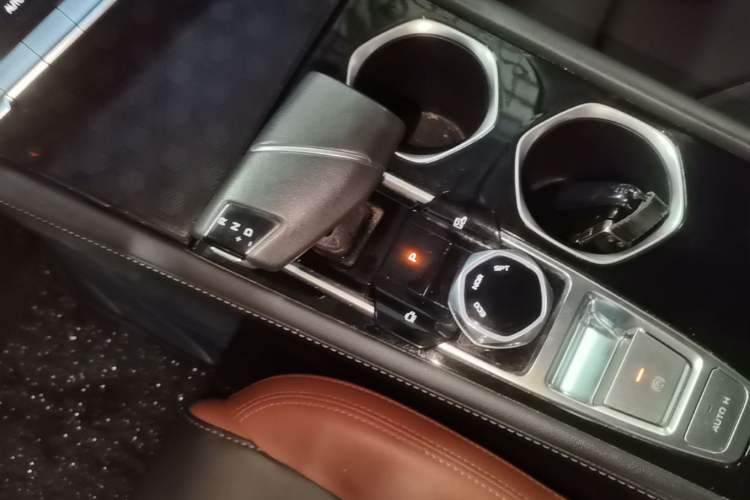 Used CHANGAN Eado 2023 Changan Edition PLUS Blue Whale NE 1.4T GDI DCT Prestige Version Gear Lever