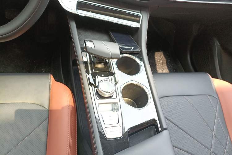 Used CHANGAN Eado 2023 Changan Edition PLUS Blue Whale NE 1.4T GDI DCT Prestige Version Gear Lever