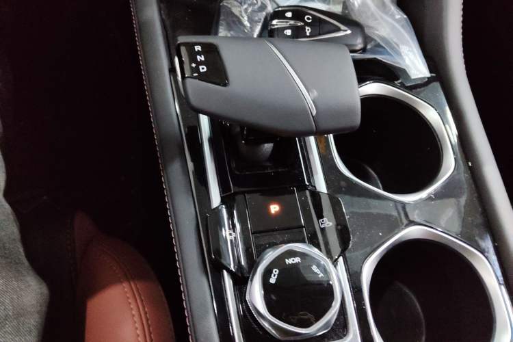 Used CHANGAN Eado 2023 Changan Edition PLUS Blue Whale NE 1.4T GDI DCT Prestige Version Gear Lever