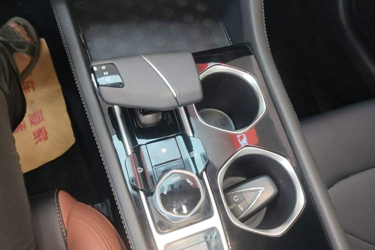 Used CHANGAN Eado 2023 Changan Edition PLUS Blue Whale NE 1.4T GDI DCT Prestige Version Gear Lever