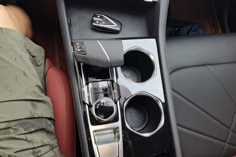Used CHANGAN Eado 2023 Changan Edition PLUS Blue Whale NE 1.4T GDI DCT Prestige Version Gear Lever