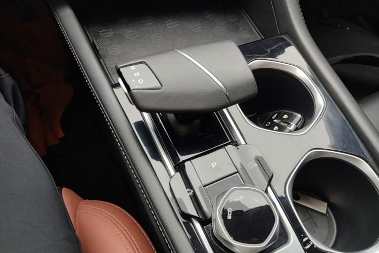 Used CHANGAN Eado 2023 Changan Edition PLUS Blue Whale NE 1.4T GDI DCT Prestige Version Gear Lever