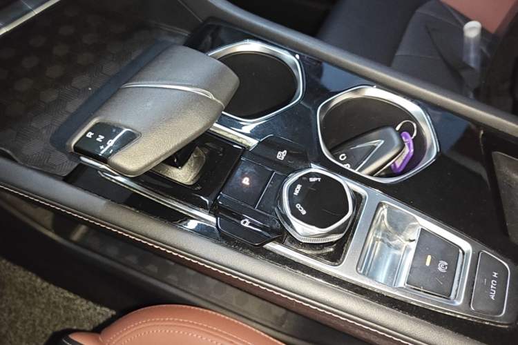 Used CHANGAN Eado 2023 Changan Edition PLUS Blue Whale NE 1.4T GDI DCT Prestige Version Gear Lever