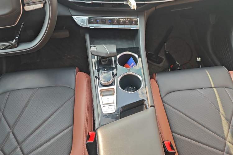 Used CHANGAN Eado 2023 Changan Edition PLUS Blue Whale NE 1.4T GDI DCT Prestige Version Gear Lever