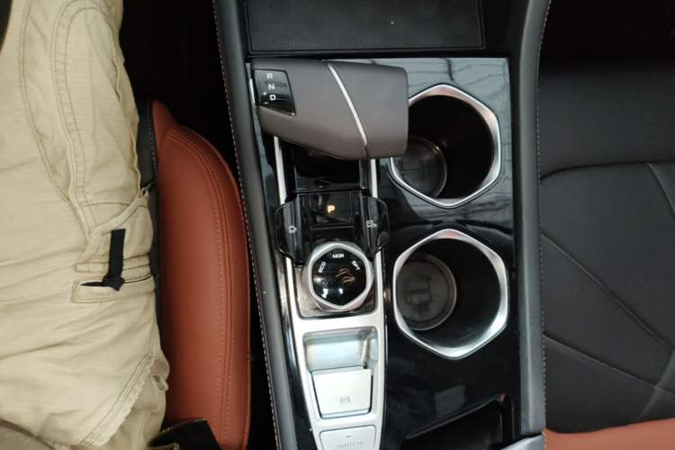 Used CHANGAN Eado 2023 Changan Edition PLUS Blue Whale NE 1.4T GDI DCT Prestige Version Gear Lever