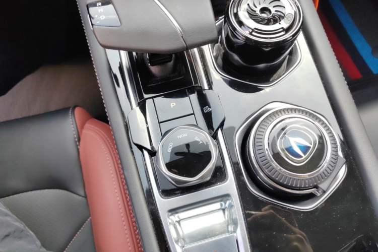 Used CHANGAN Eado 2023 Changan Edition PLUS Blue Whale NE 1.4T GDI DCT Prestige Version Gear Lever