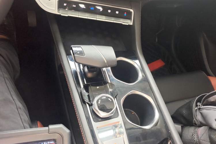 Used CHANGAN Eado 2023 Changan Edition PLUS Blue Whale NE 1.4T GDI DCT Prestige Version Gear Lever