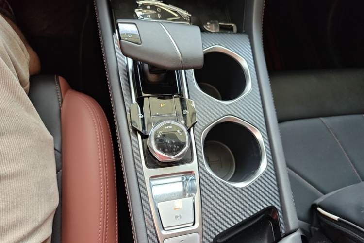 Used CHANGAN Eado 2023 Changan Edition PLUS Blue Whale NE 1.4T GDI DCT Prestige Version Gear Lever