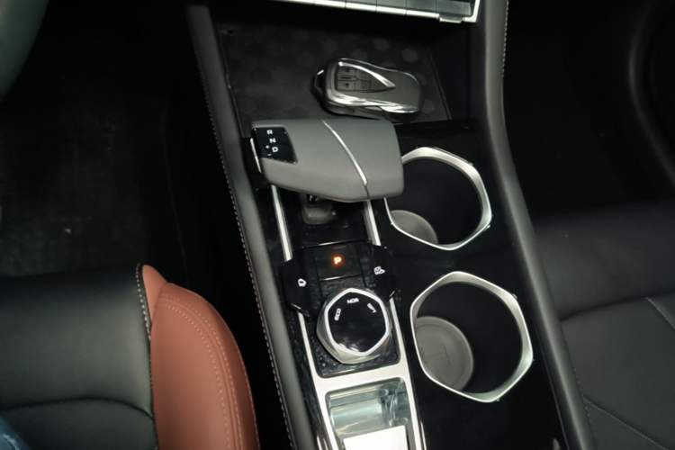 Used CHANGAN Eado 2023 Changan Edition PLUS Blue Whale NE 1.4T GDI DCT Prestige Version Gear Lever