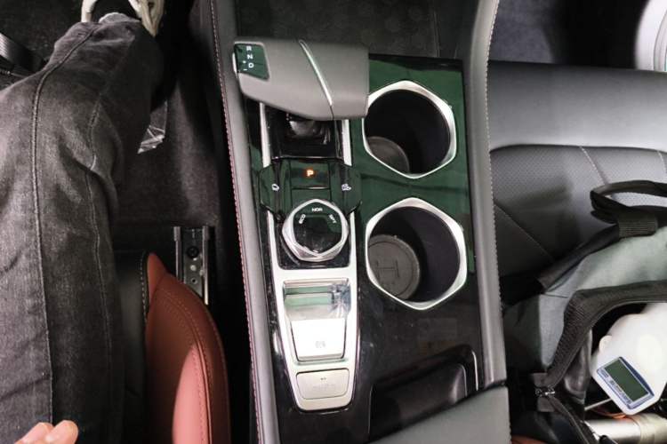 Used CHANGAN Eado 2023 Changan Edition PLUS Blue Whale NE 1.4T GDI DCT Prestige Version Gear Lever