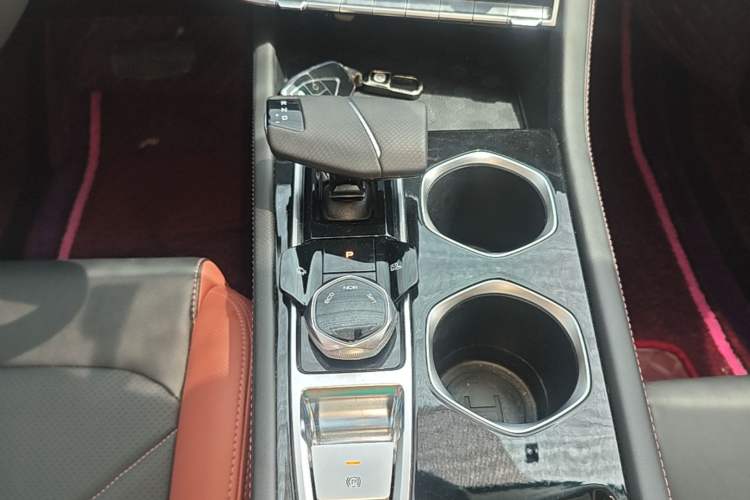 Used CHANGAN Eado 2023 Changan Edition PLUS Blue Whale NE 1.4T GDI DCT Prestige Version Gear Lever